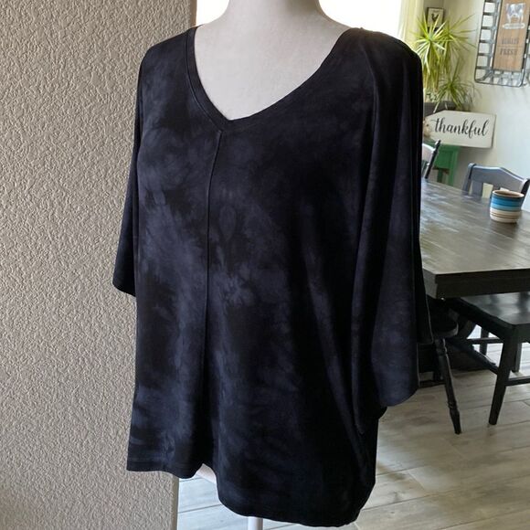 Tahari Black Tie Dye V Neck Mid Short Sleeve T-Shirt Viscose Blend S Boho - Picture 2 of 9